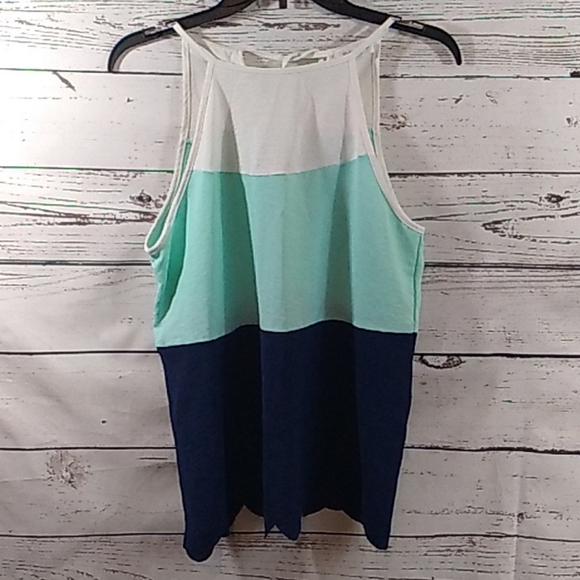 Hailey & Co Color Block V-Neck Cropped sweatshirt